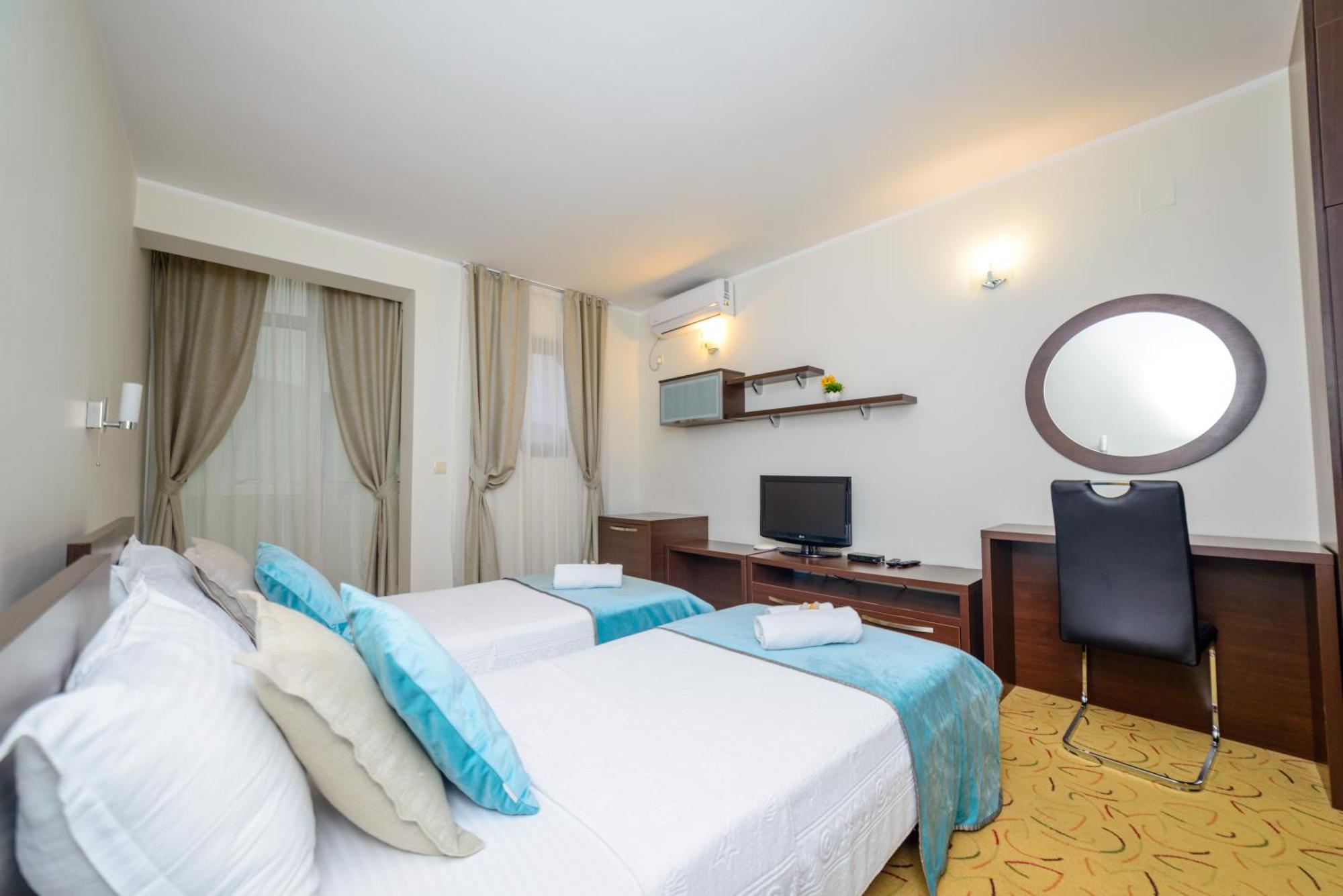 Hotel Odissey Jaz Budva Bagian luar foto