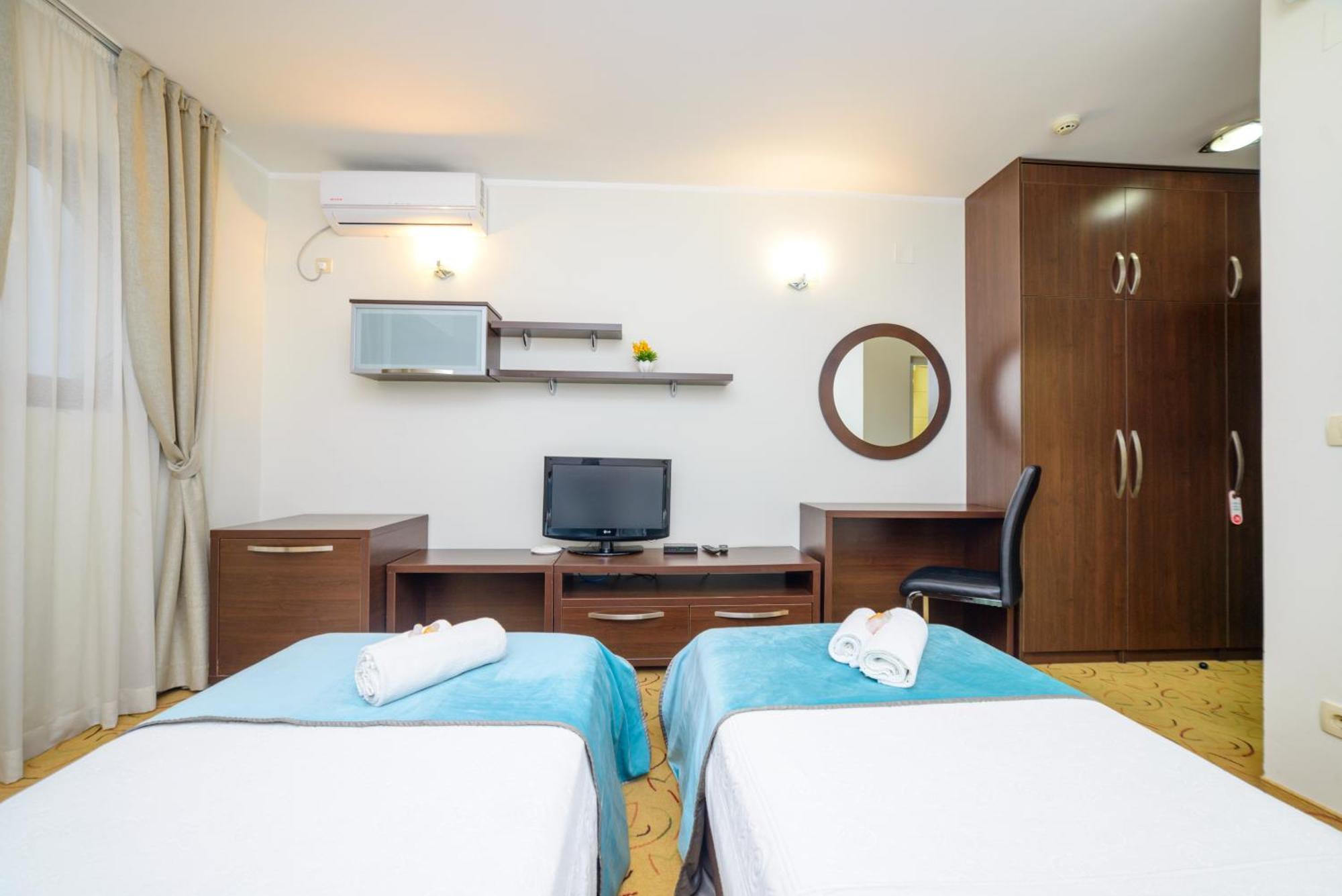 Hotel Odissey Jaz Budva Bagian luar foto